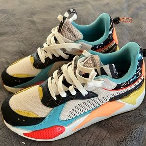 MENS PUMA SIZE 9.5 ! BRAND NEW